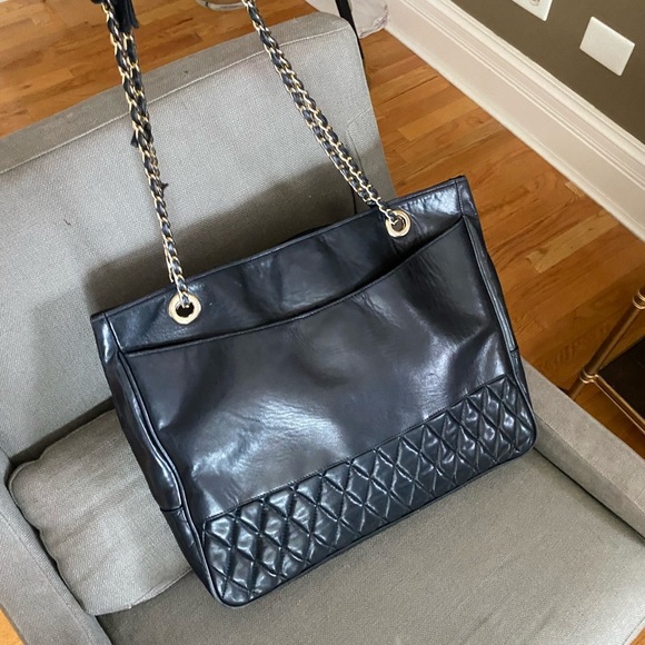 Black genuine lambskin leather medium size quilted with chain shopping tote - Picture 8 of 16